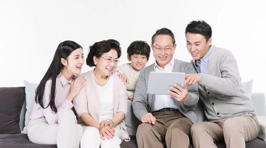 不慌不忙的坚强的诗歌