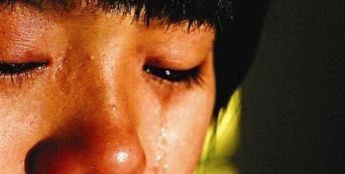 公司年会主持人台词