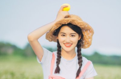 贪吃的小狗