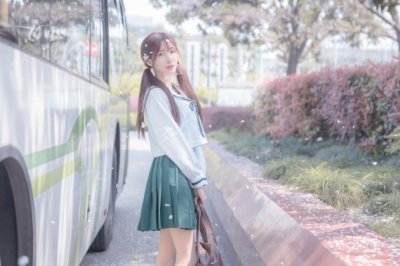 小学升旗仪式主持稿