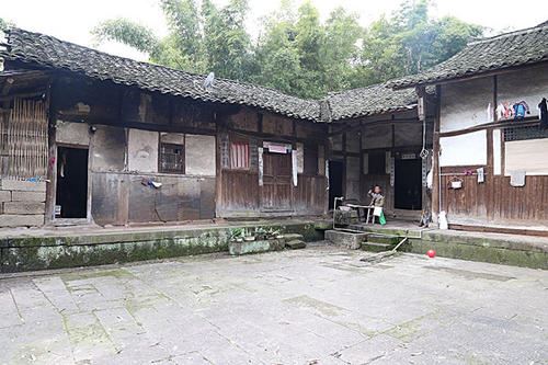 五年级感恩教师节黑板报