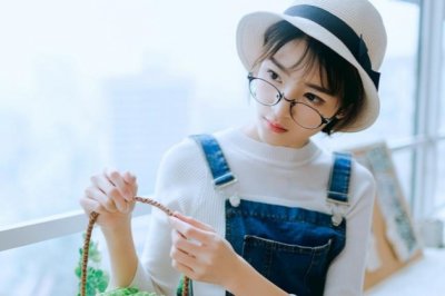 人脑和电脑的不同（考研英语作文）